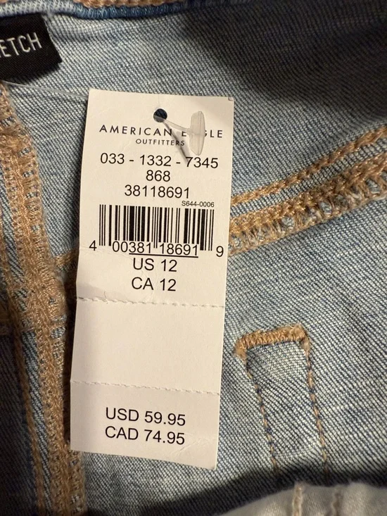 NWT American Eagle 12 Light Wash Distressed Denim Shorts - Picture 3 of 6